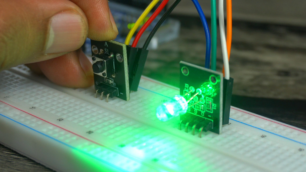 Push button with Arduino Uno R4