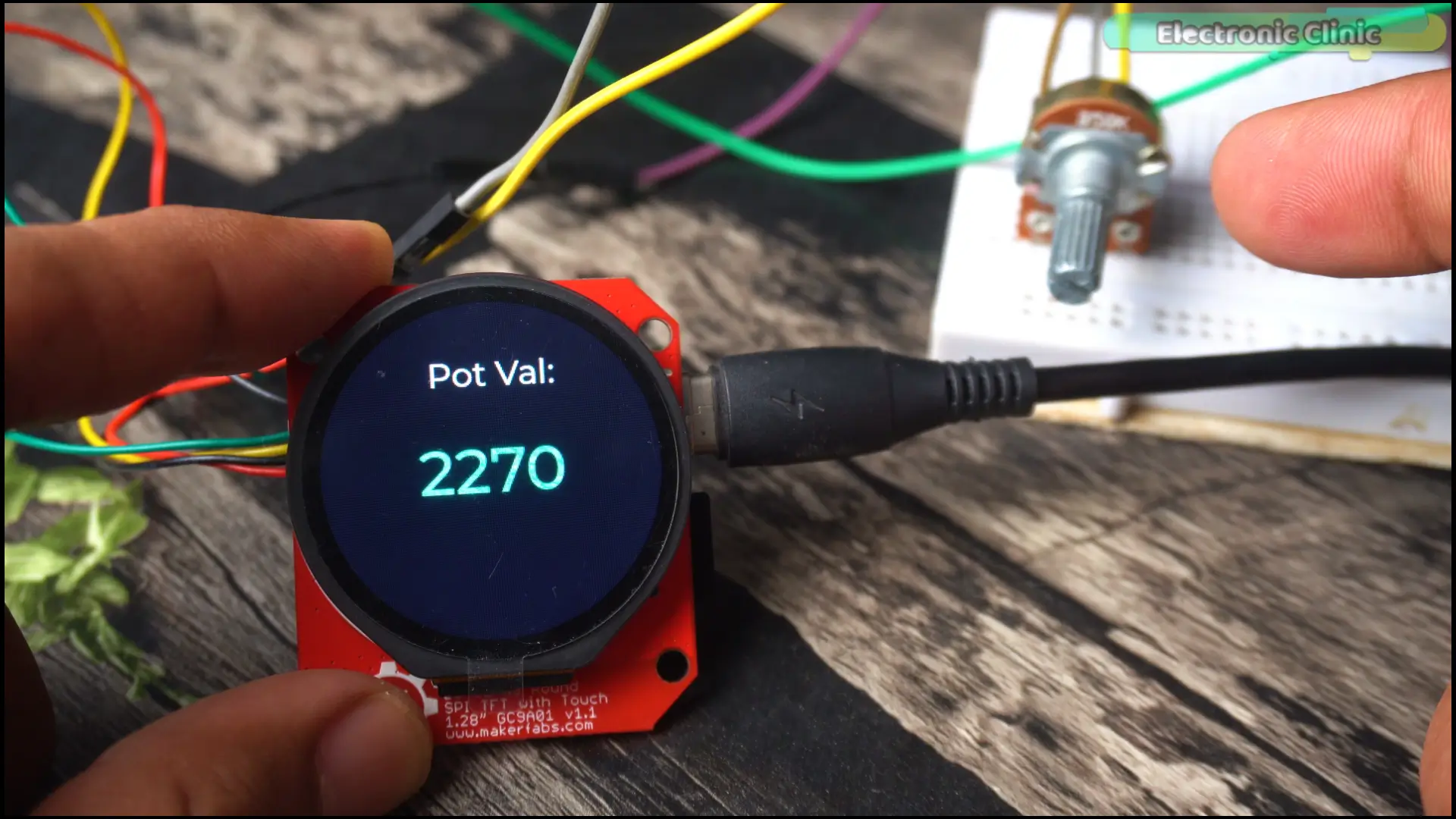 Real-time potentiometer monitoring on an ESP32-S3 round TFT display