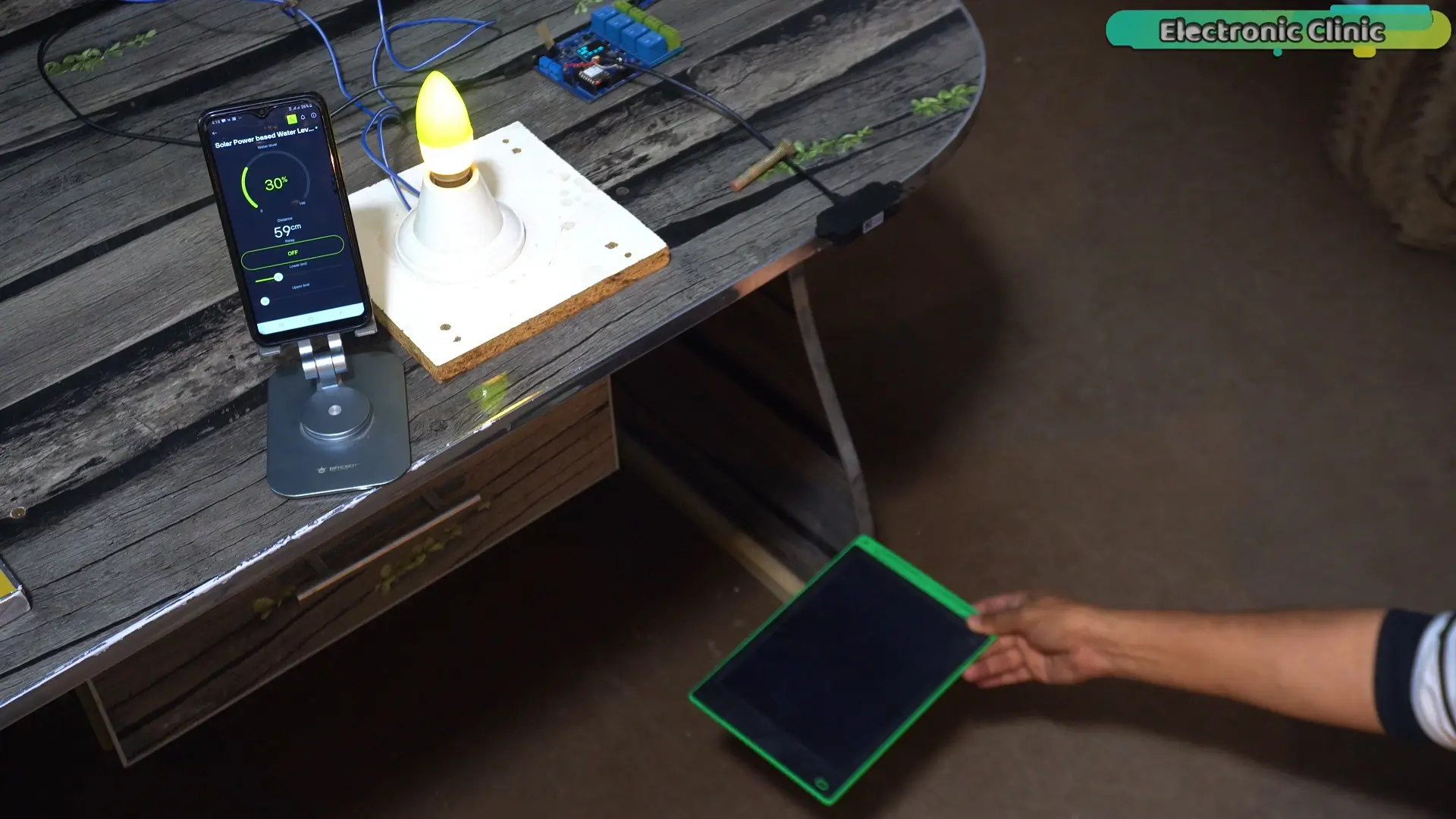 Monitoring water level using the Blynk IoT app with an ESP32 water tank level sensor