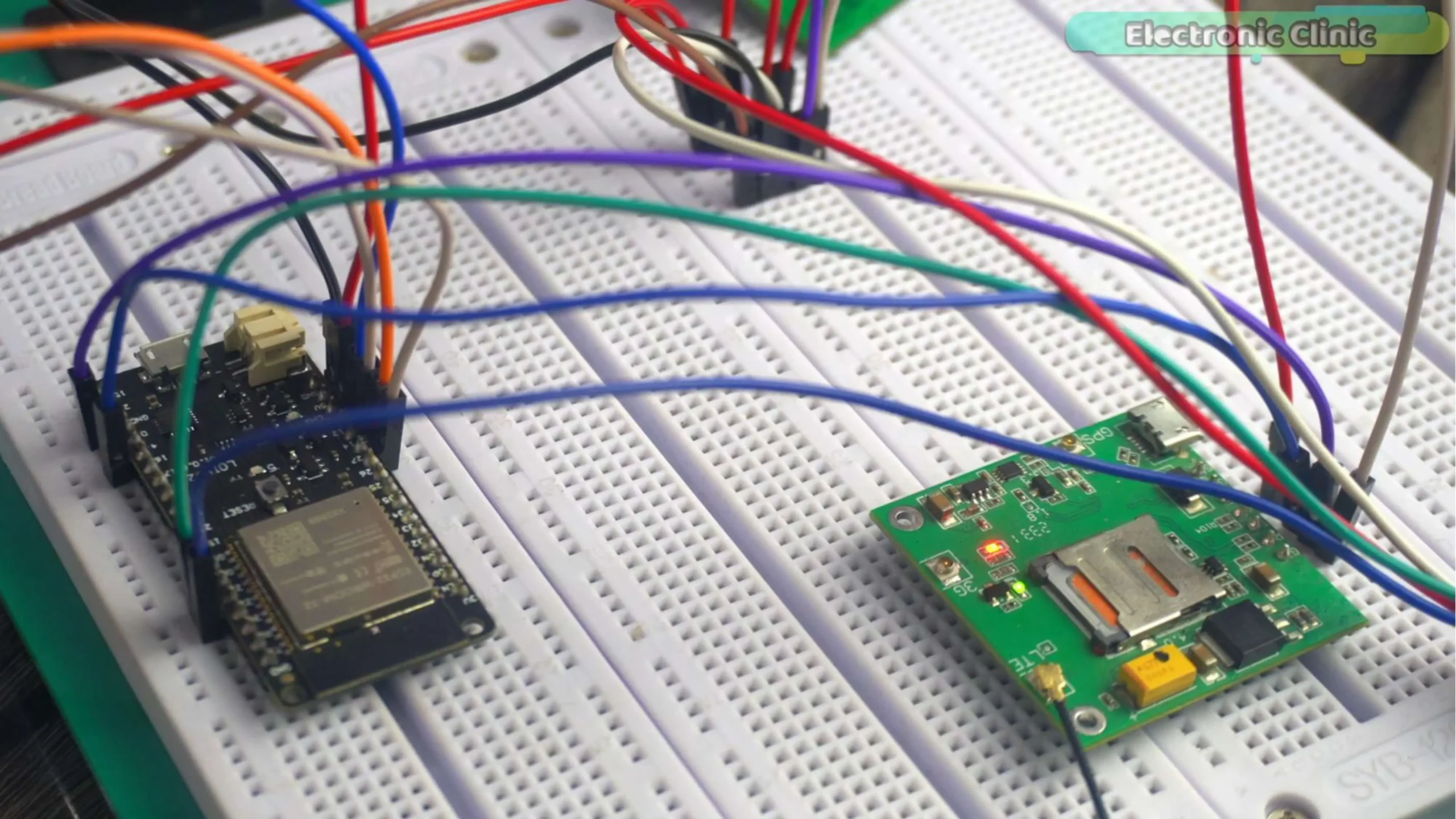 SIM7600G 4G LTE module connected with ESP32
