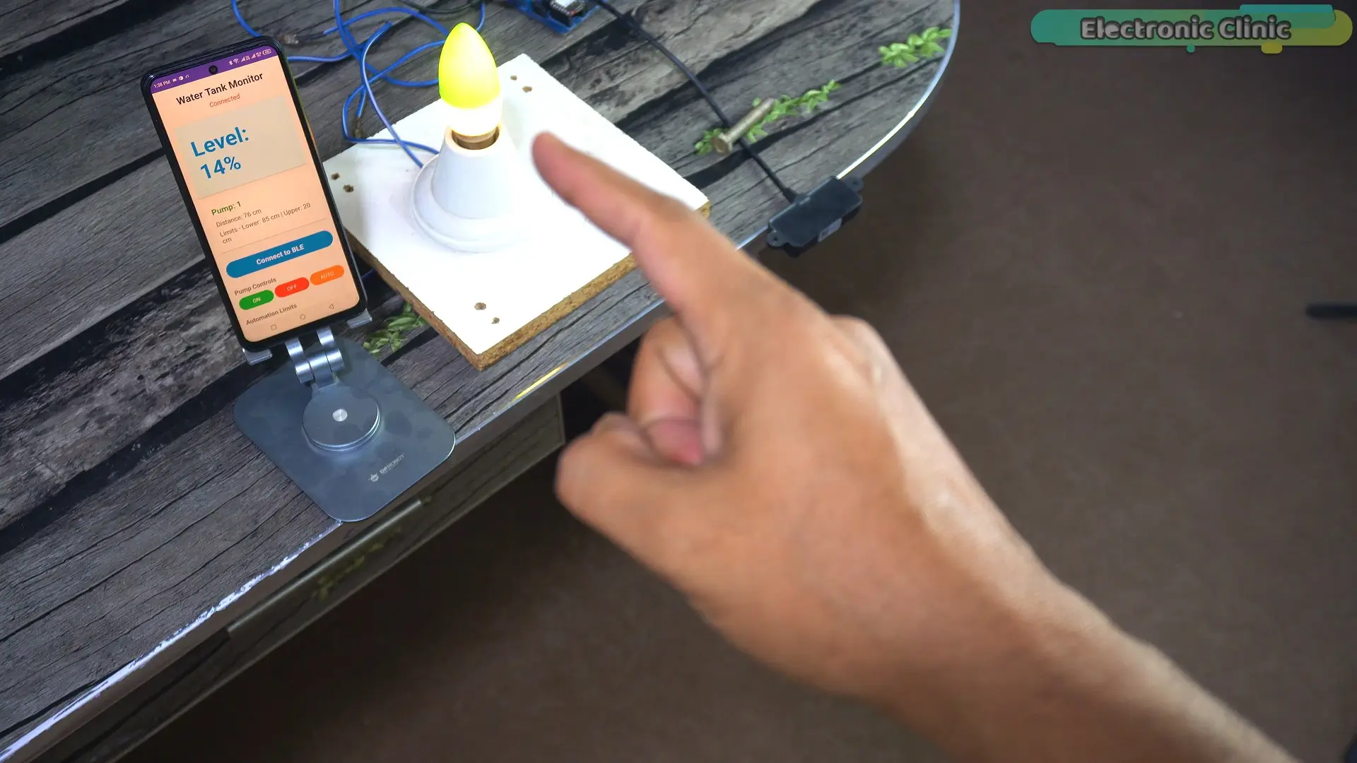 Water Tank Level Sensor project practical demonstration with real-time water level monitoring