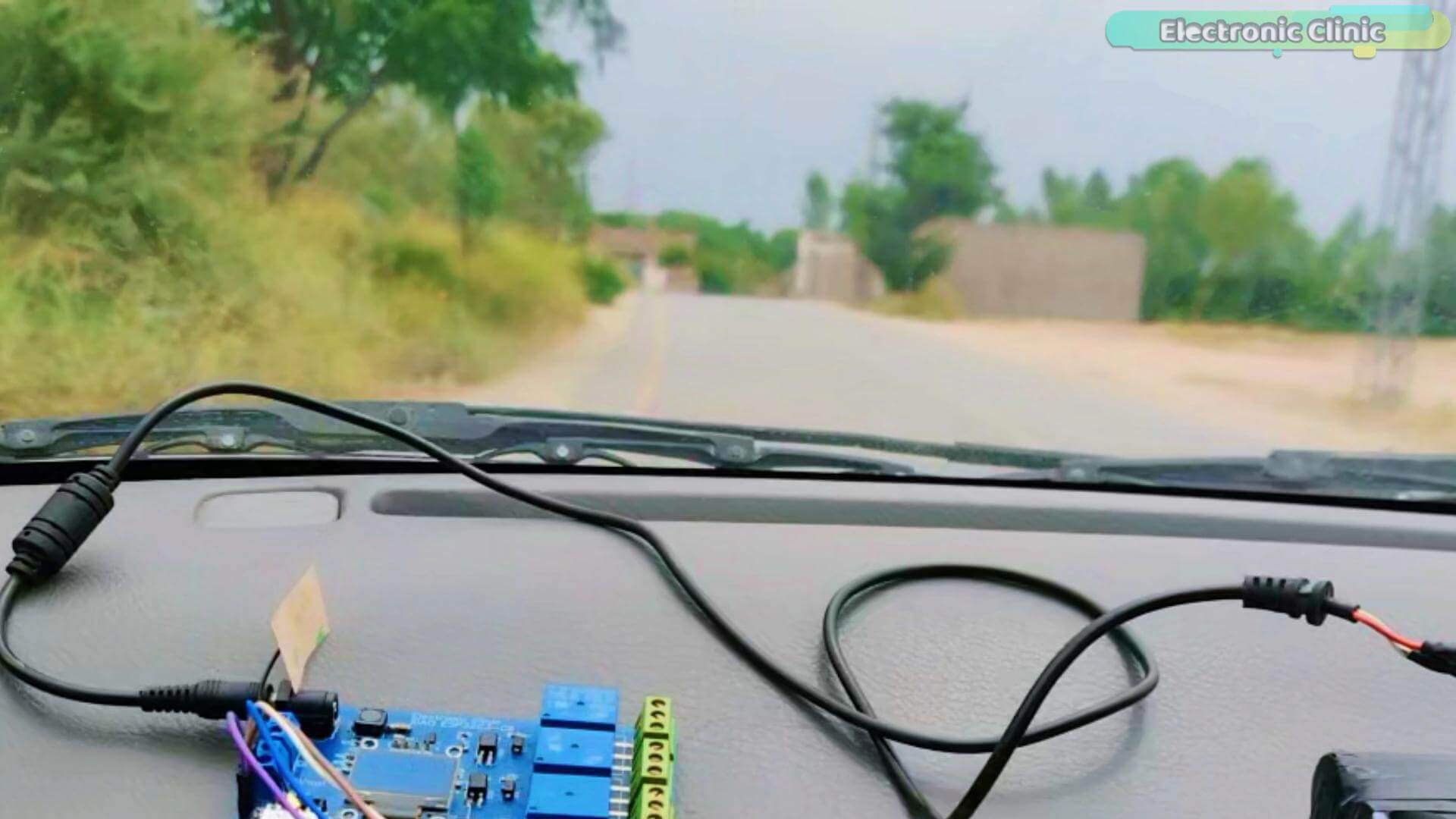 DIY ESP32 vehicle GPS tracker tested inside a moving car