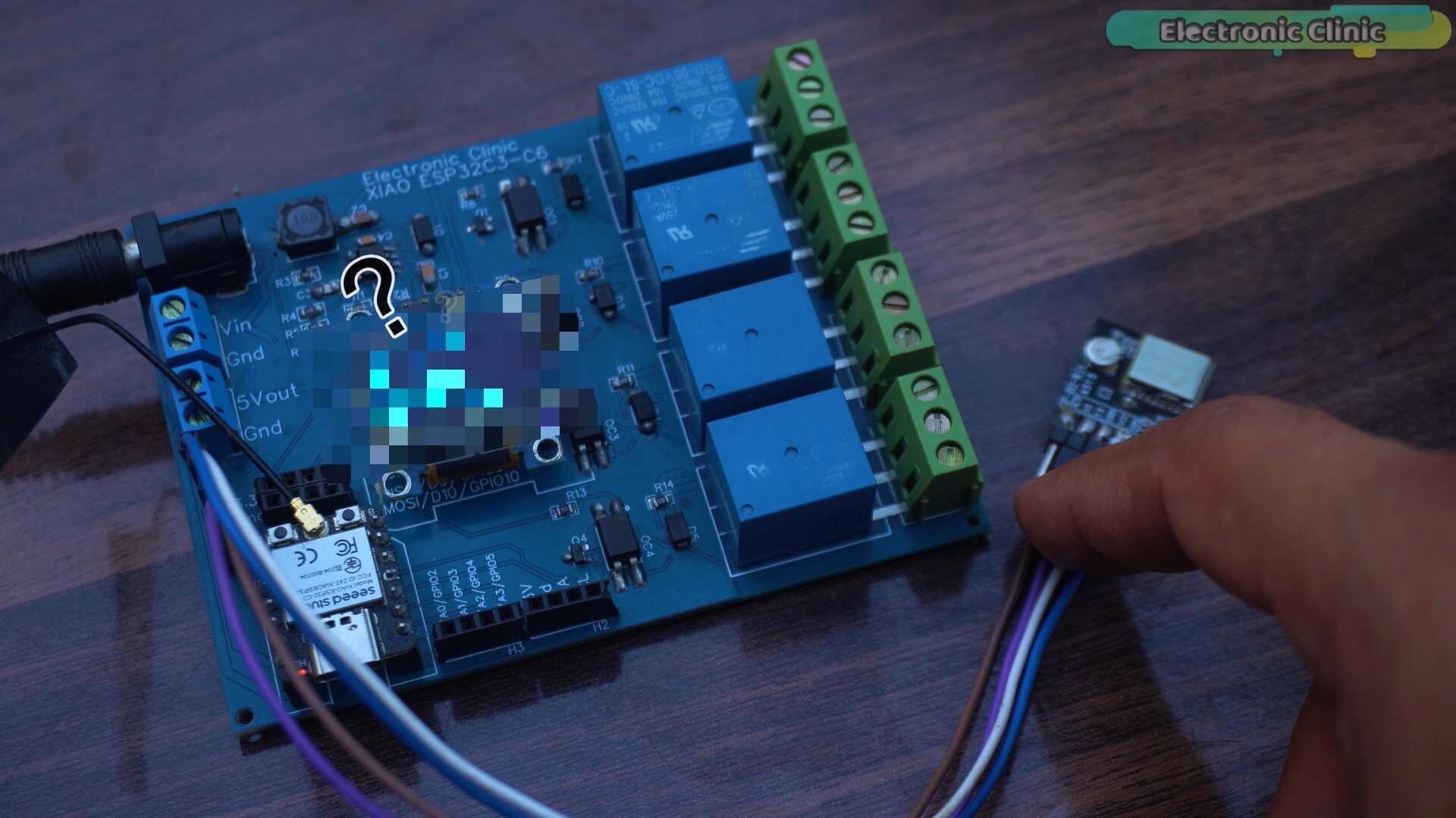 ESP32 GPS antenna orientation flip test with the antenna facing away from the sky